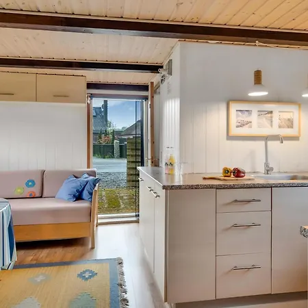 Lovely With Wood-burning Stove And Water View Feriehus