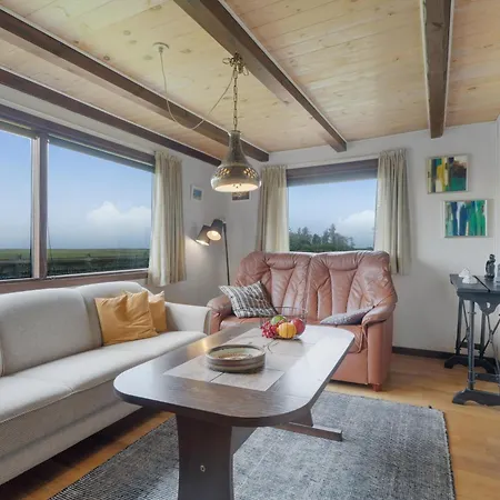 Feriehus Lovely With Wood-burning Stove And Water View