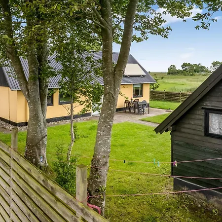 Feriehus Lovely With Wood-burning Stove And Water View Vesløs