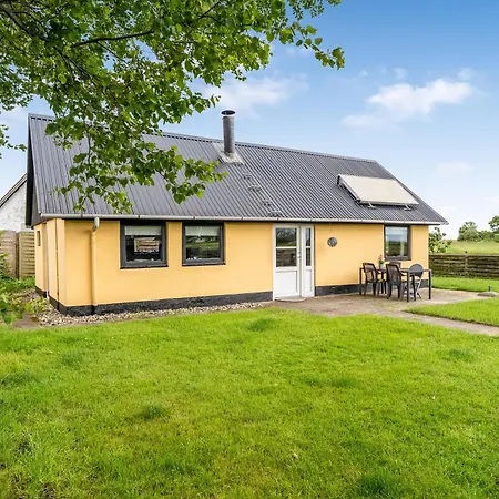 Lovely With Wood-burning Stove And Water View Feriehus Vesløs