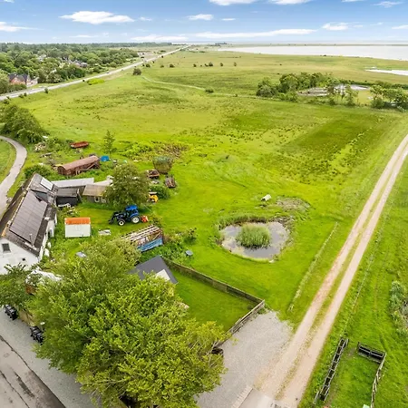 Lovely With Wood-burning Stove And Water View Feriehus Vesløs